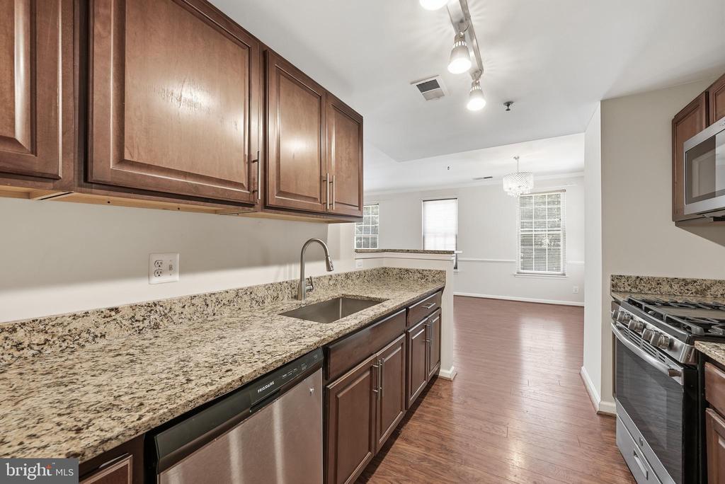 8986 HARROVER PLACE Unit: 86B