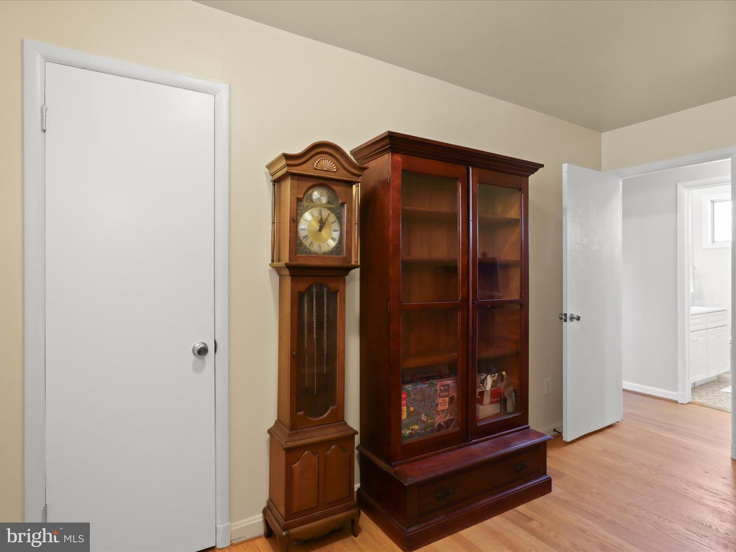 1952 Donna Ln