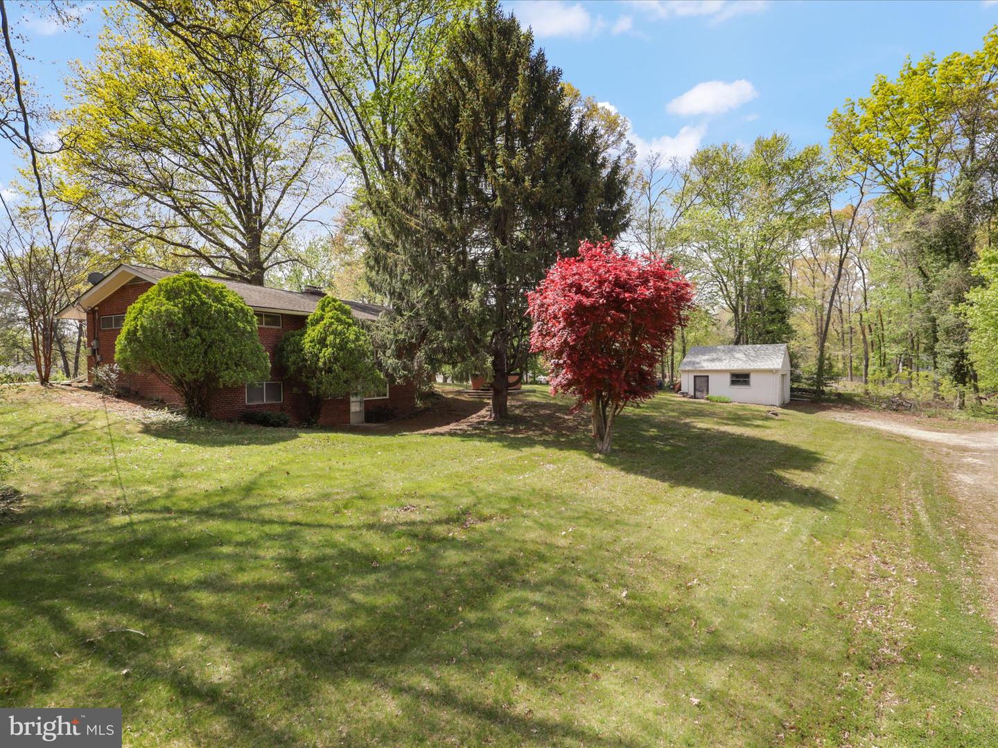 1952 Donna Ln