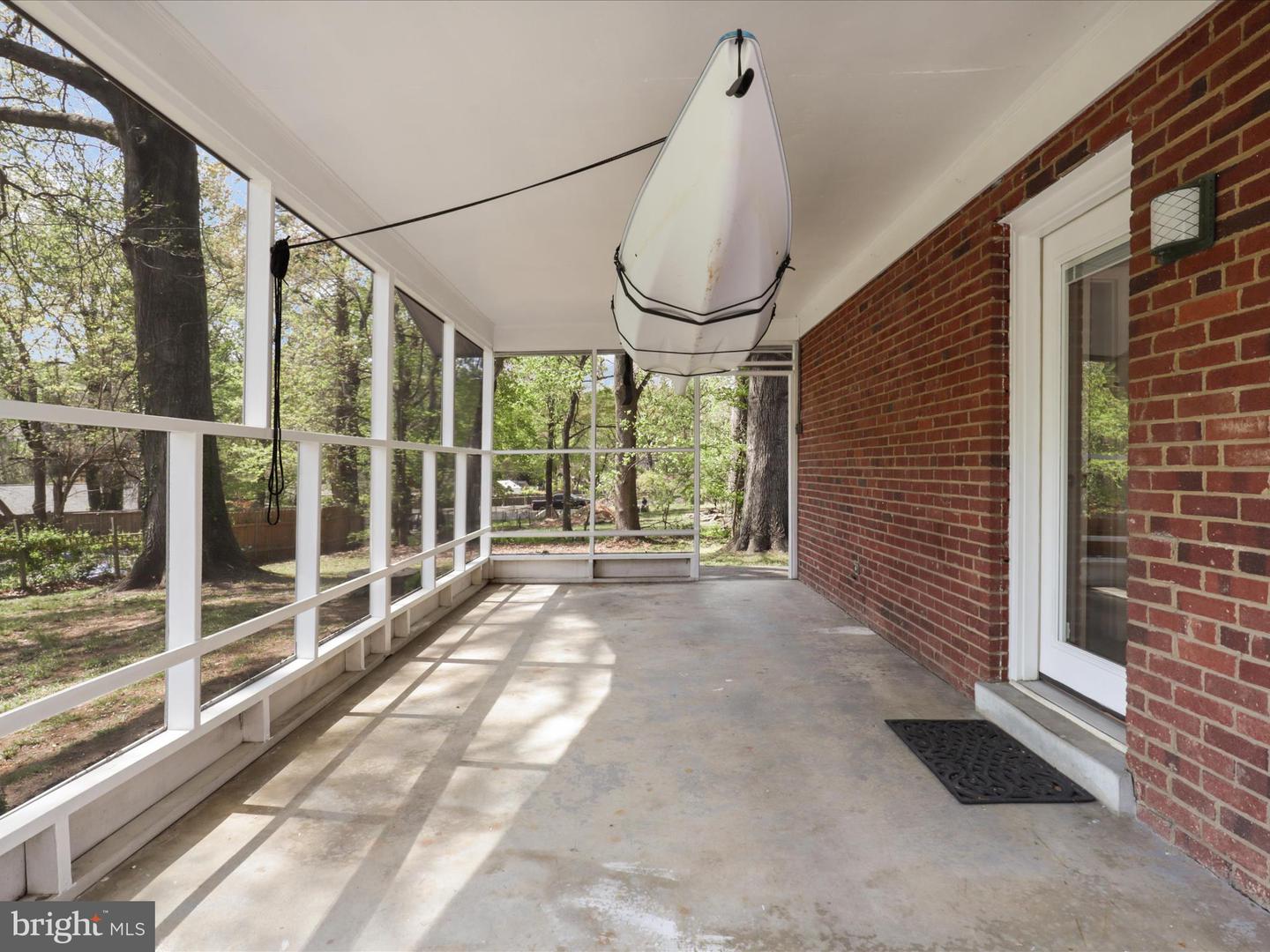 1952 Donna Ln