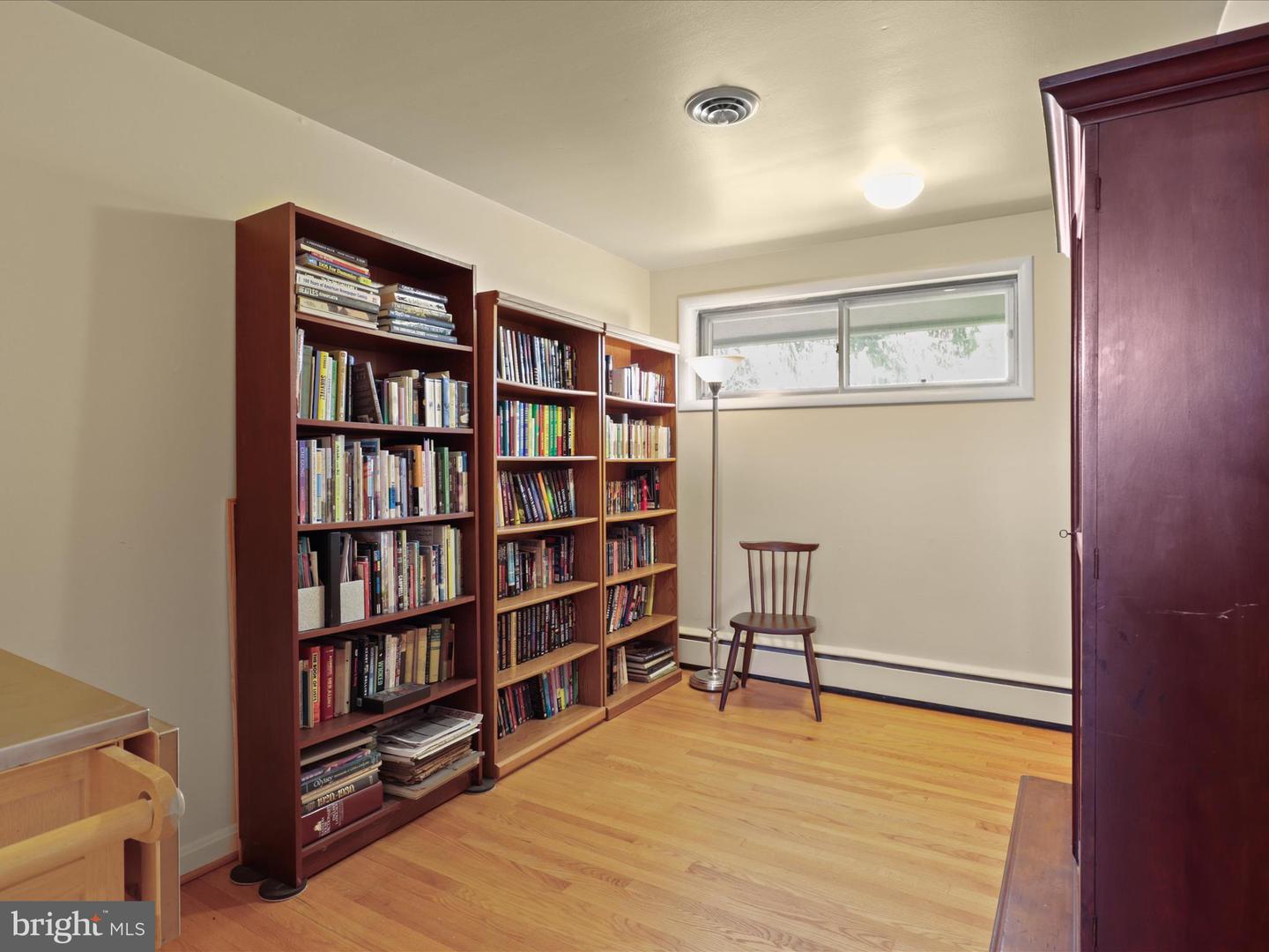 1952 Donna Ln