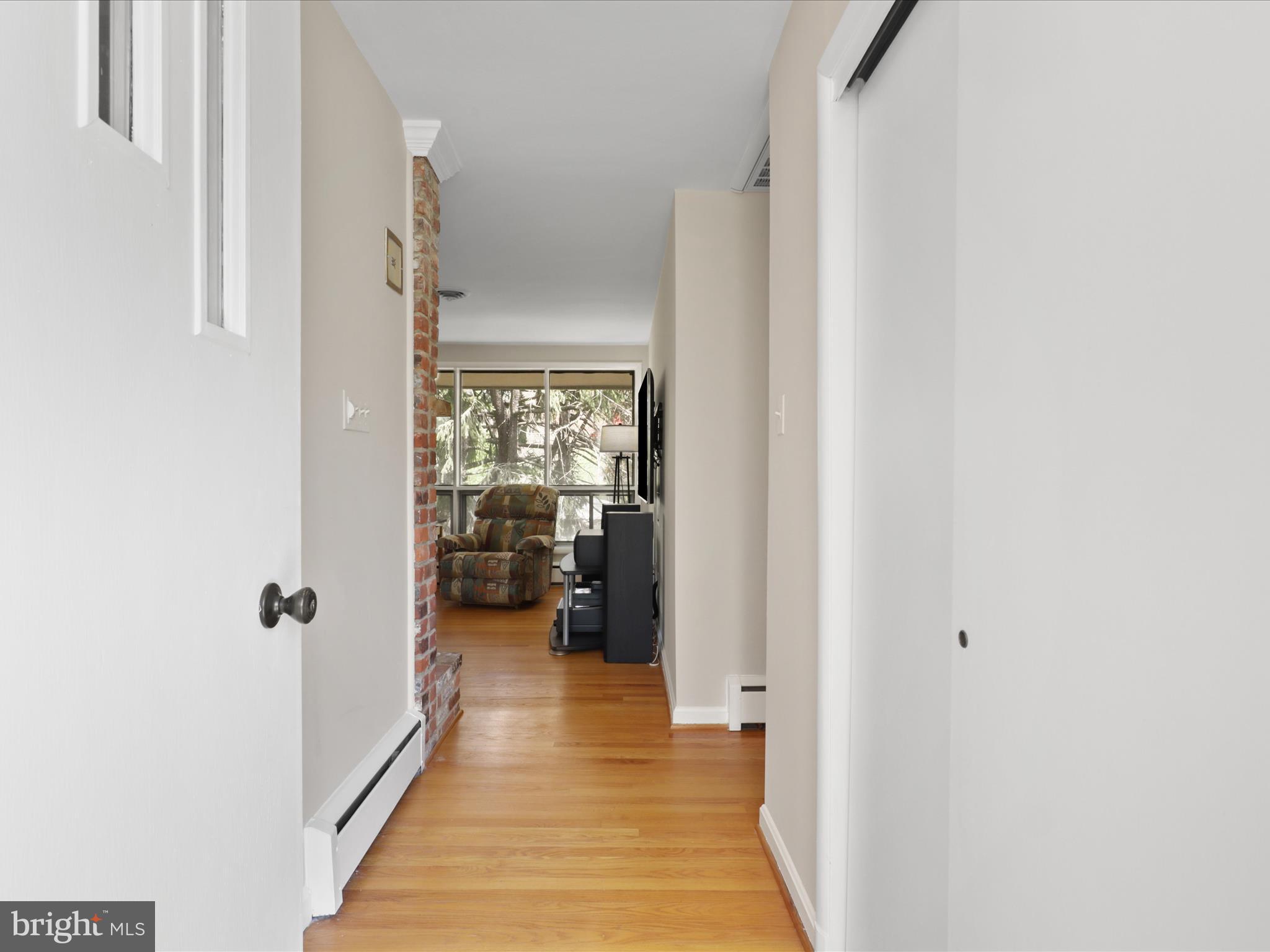 1952 Donna Ln