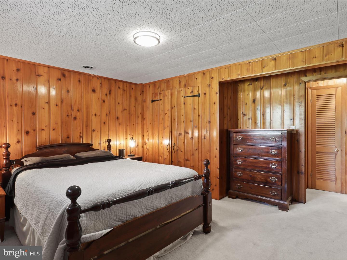 1952 Donna Ln