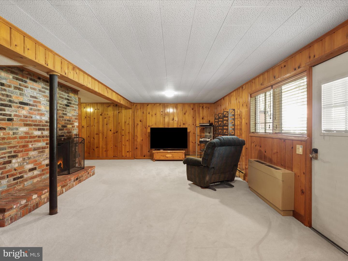 1952 Donna Ln