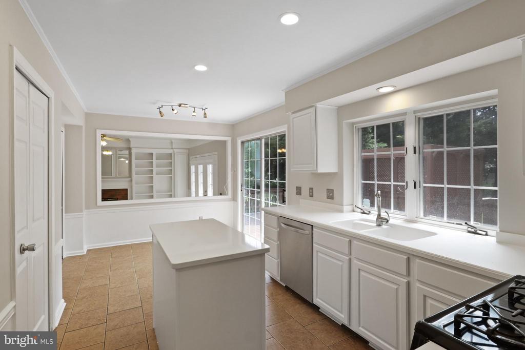 2869 Chevoit Hill Ct