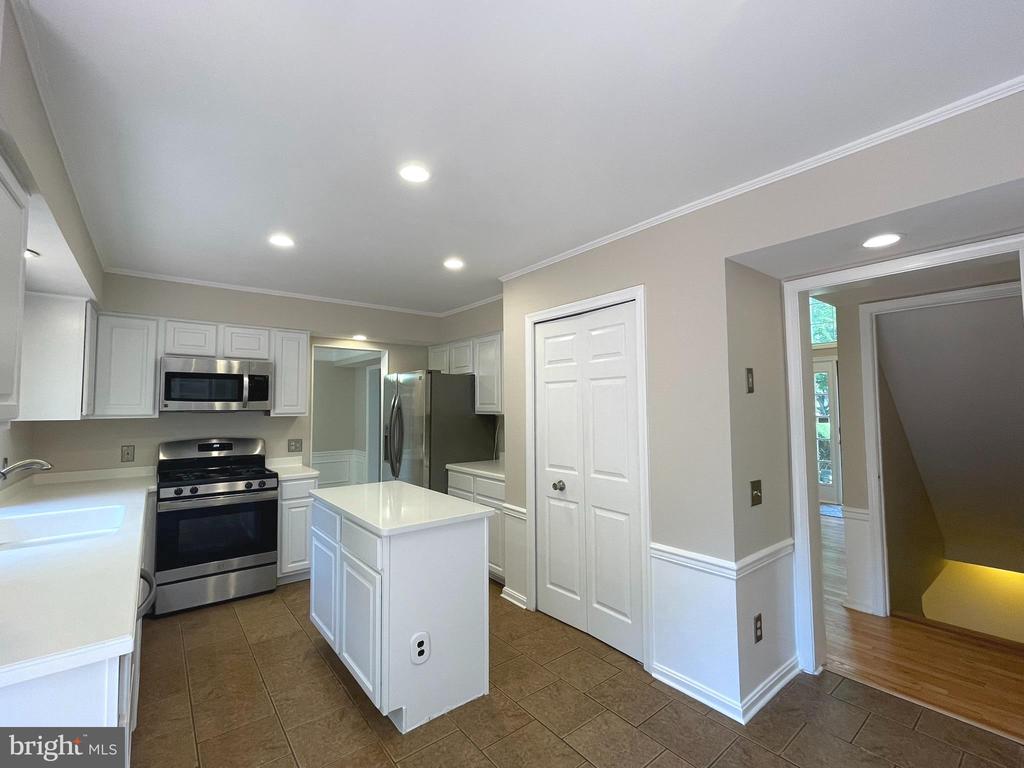 2869 Chevoit Hill Ct
