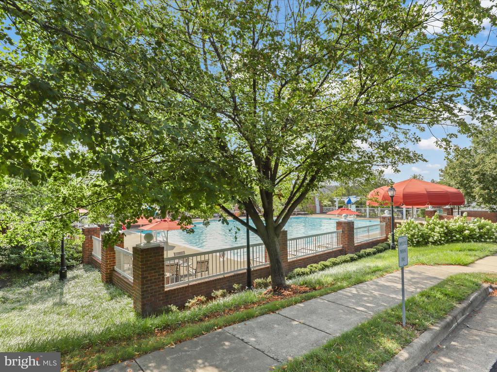 2869 Chevoit Hill Ct