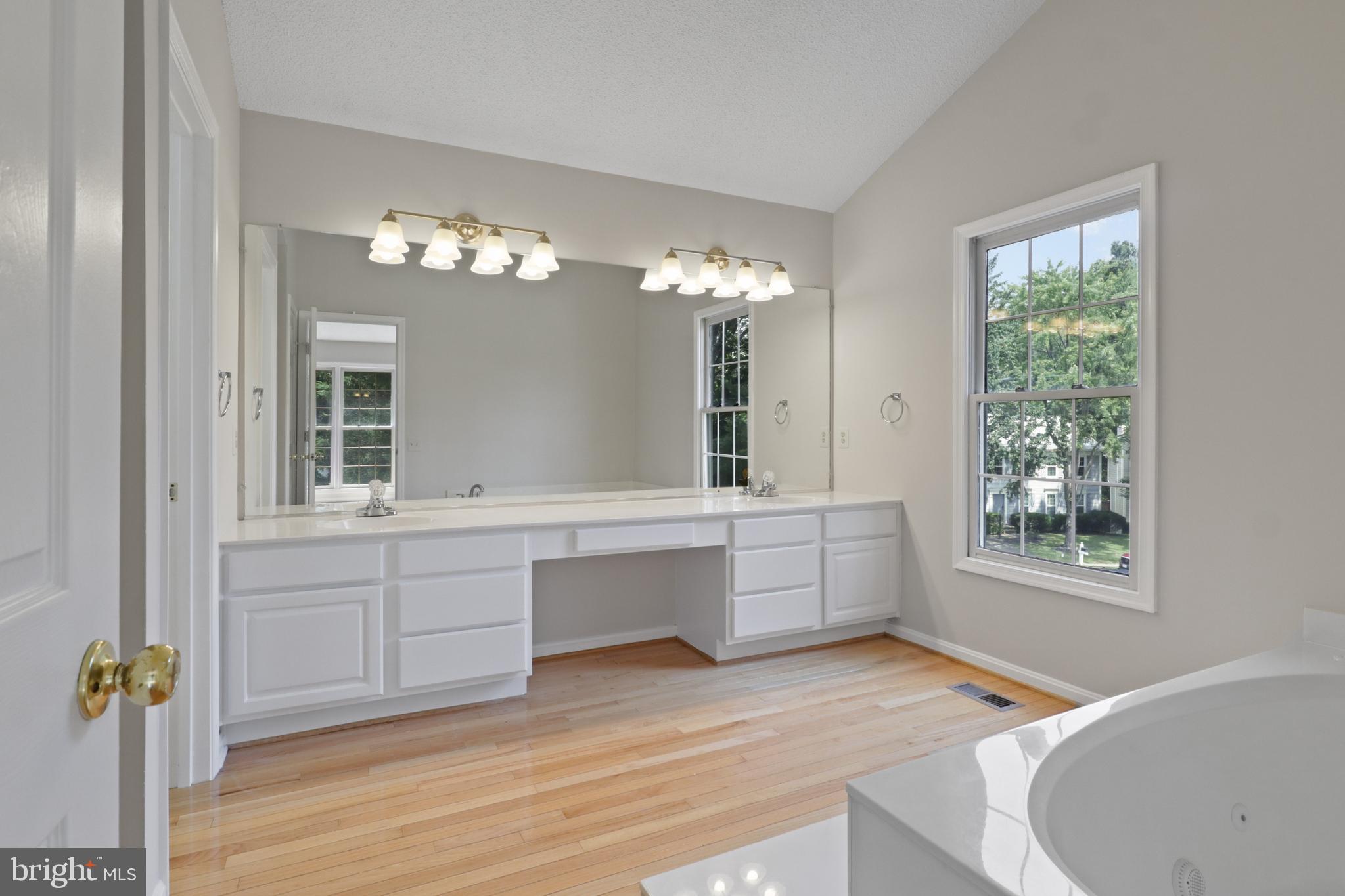 2869 Chevoit Hill Ct