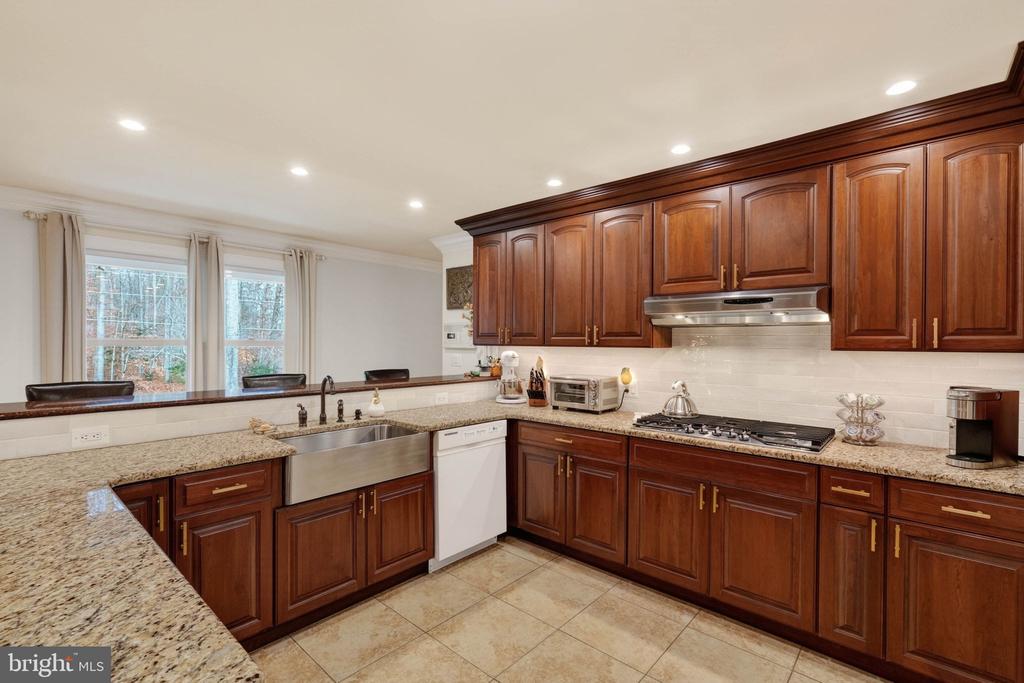11049 NEWOOD DRIVE