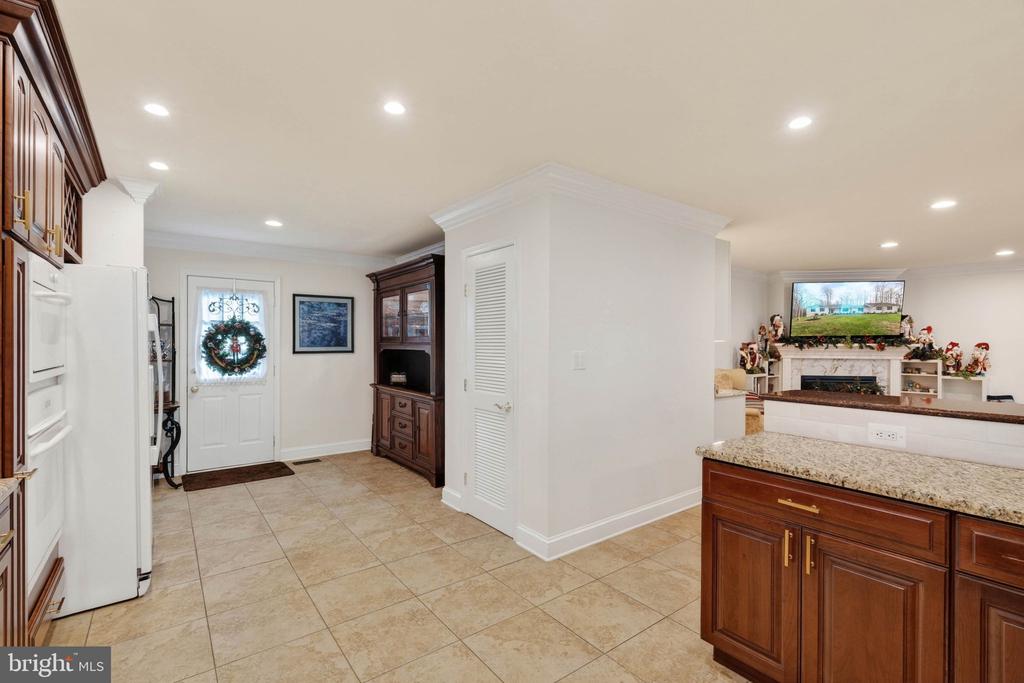 11049 NEWOOD DRIVE