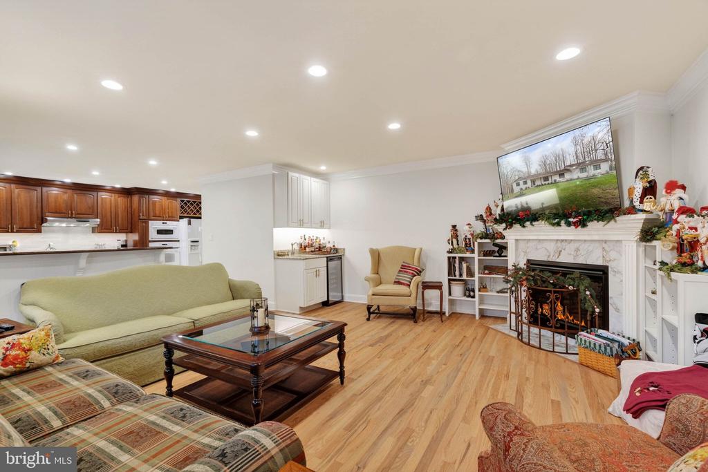 11049 NEWOOD DRIVE