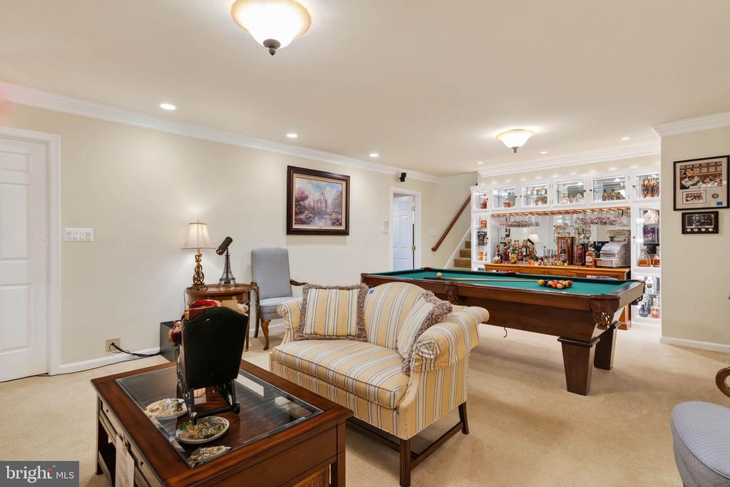 11049 NEWOOD DRIVE