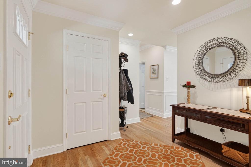 11049 NEWOOD DRIVE
