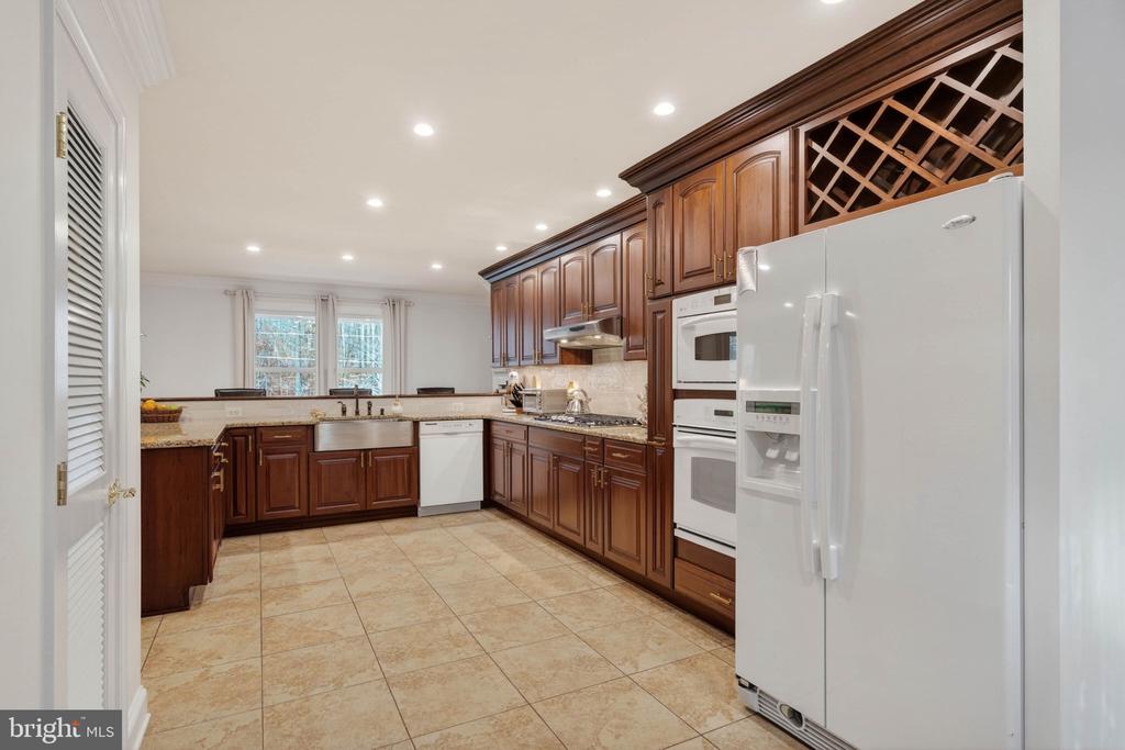 11049 NEWOOD DRIVE