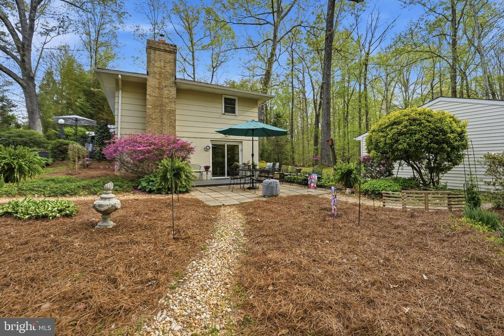 10804 LAKE JACKSON DRIVE