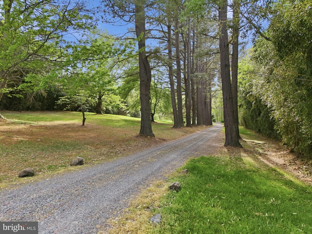 10804 LAKE JACKSON DRIVE