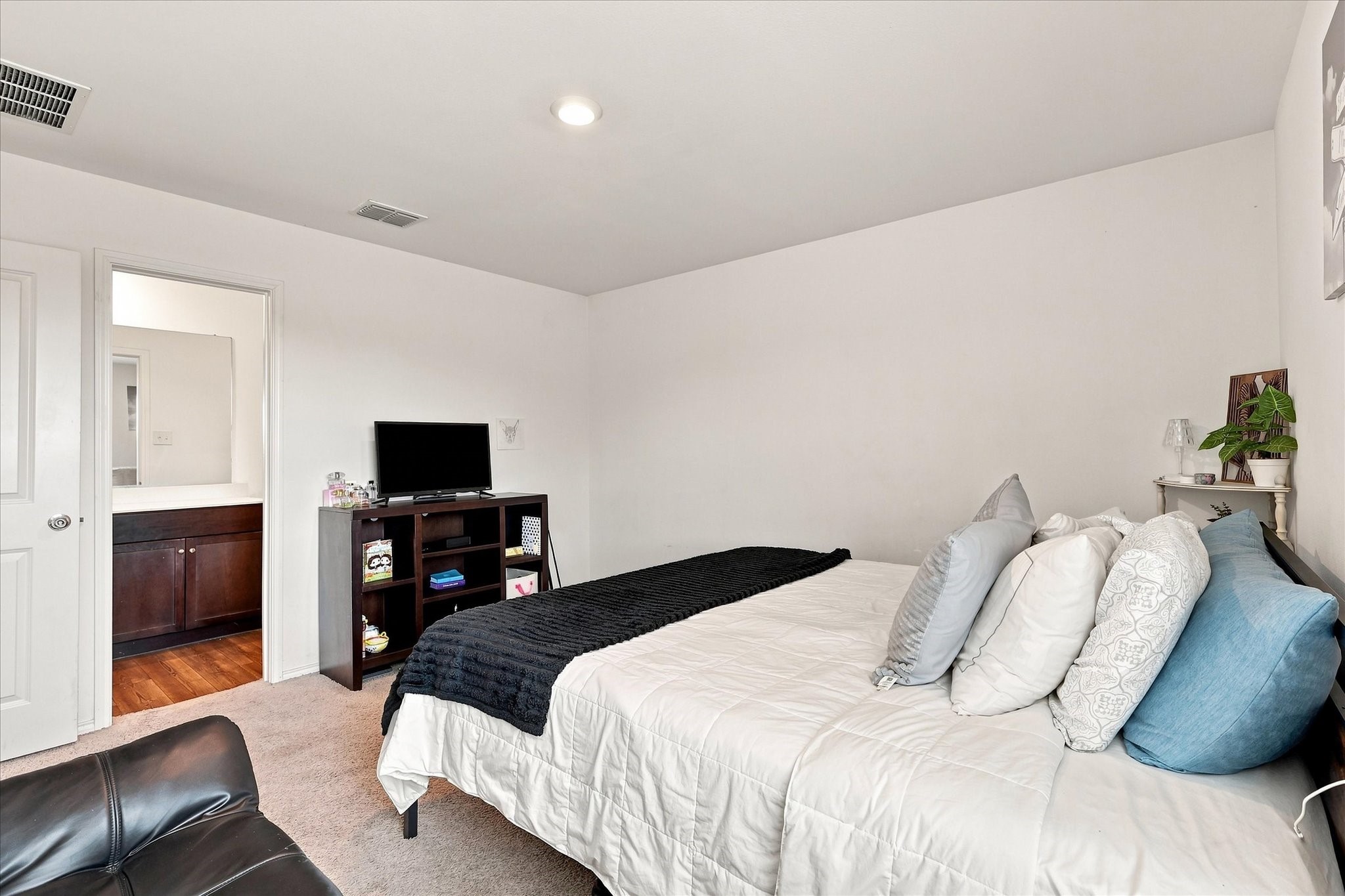 3948 Surrey Drive
