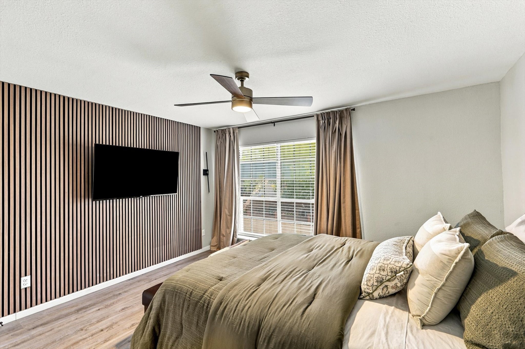 9801 Royal Lane 202
