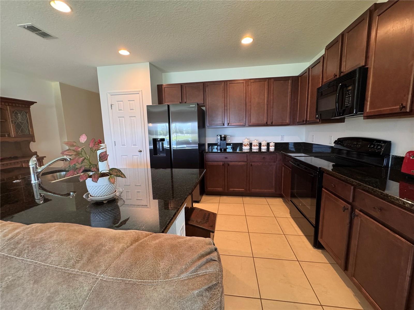 3711 BRIARWOOD ESTATES CIR
