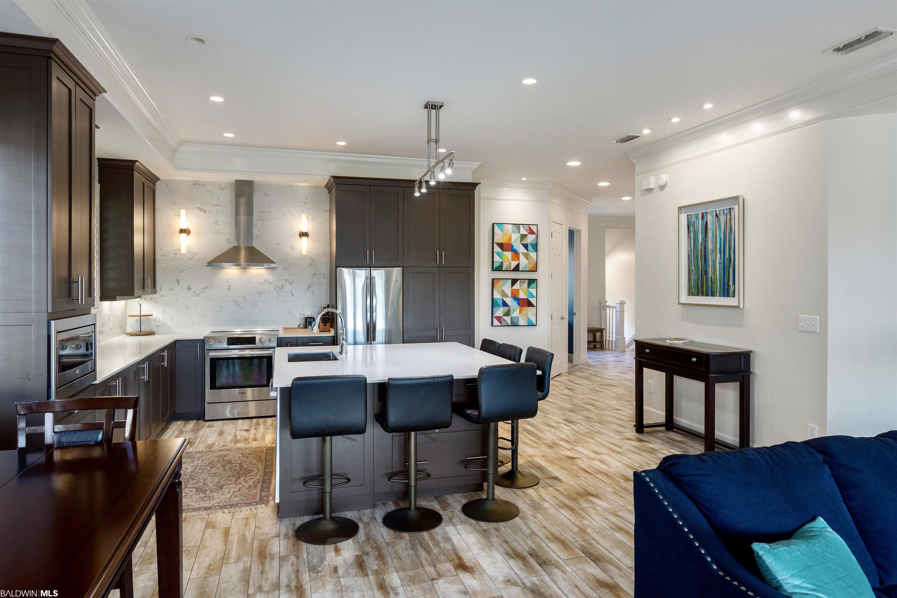 200 Peninsula Boulevard B204