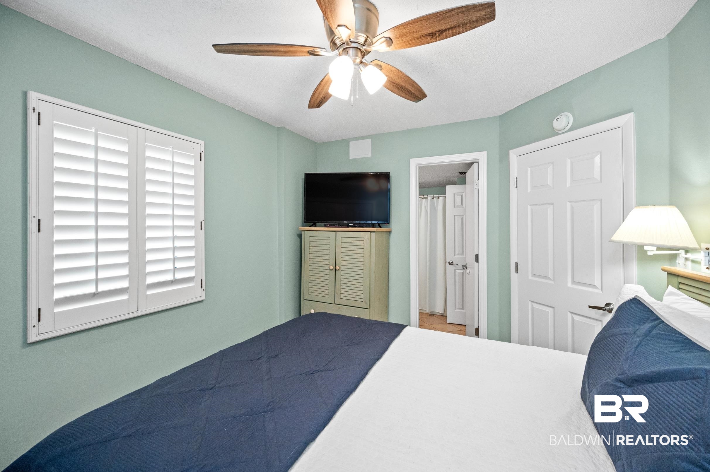 939 W Beach Boulevard 701