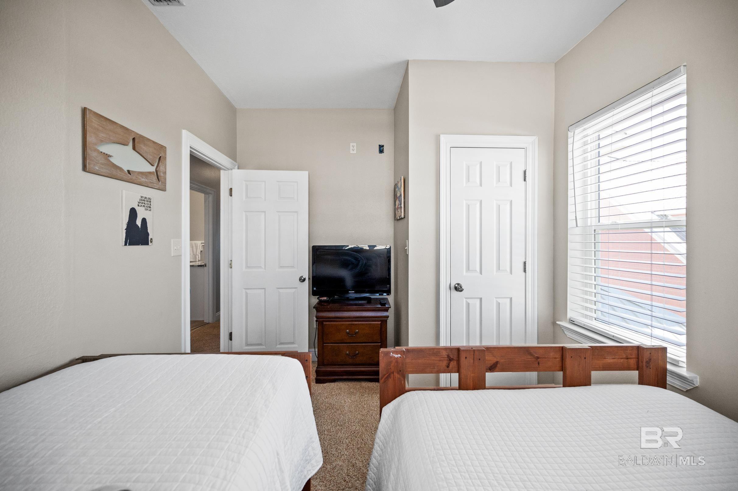 334 S Breakers Lane West