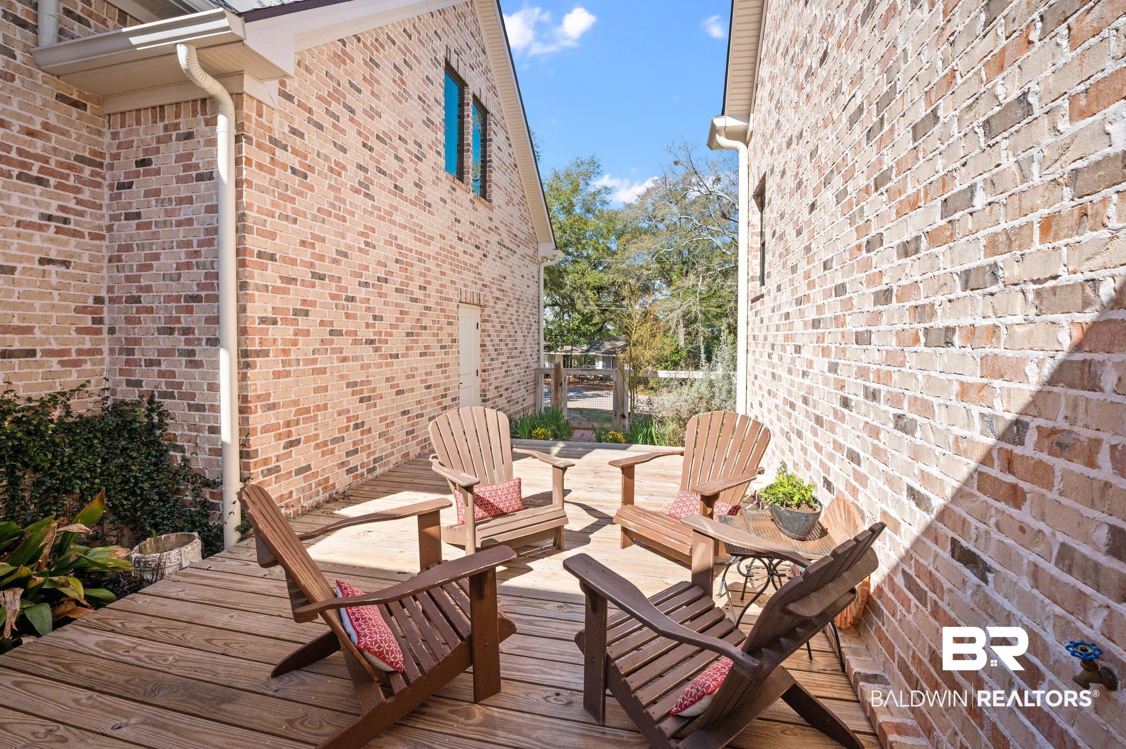 152 Pinecrest Lane