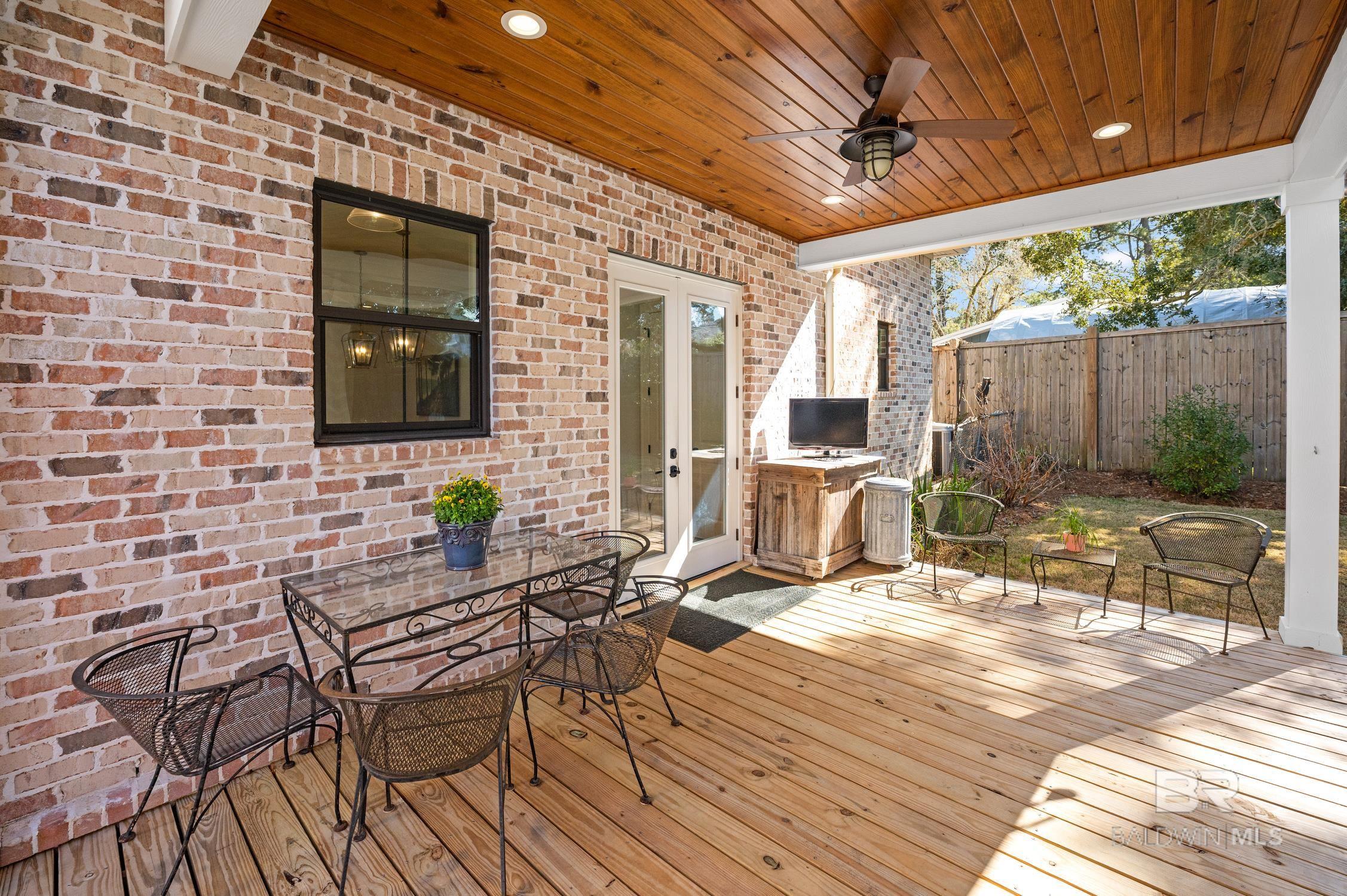 152 Pinecrest Lane
