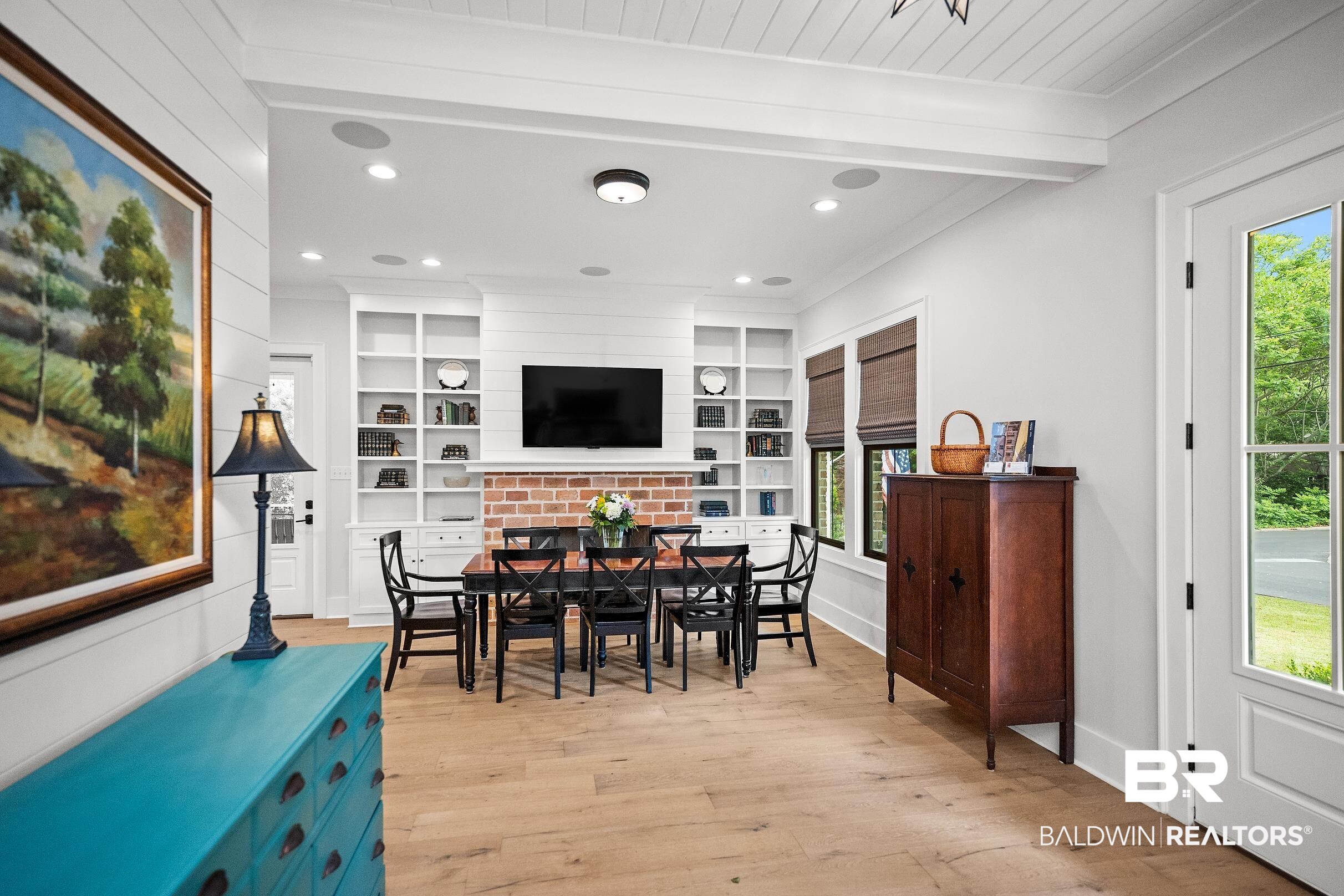 152 Pinecrest Lane