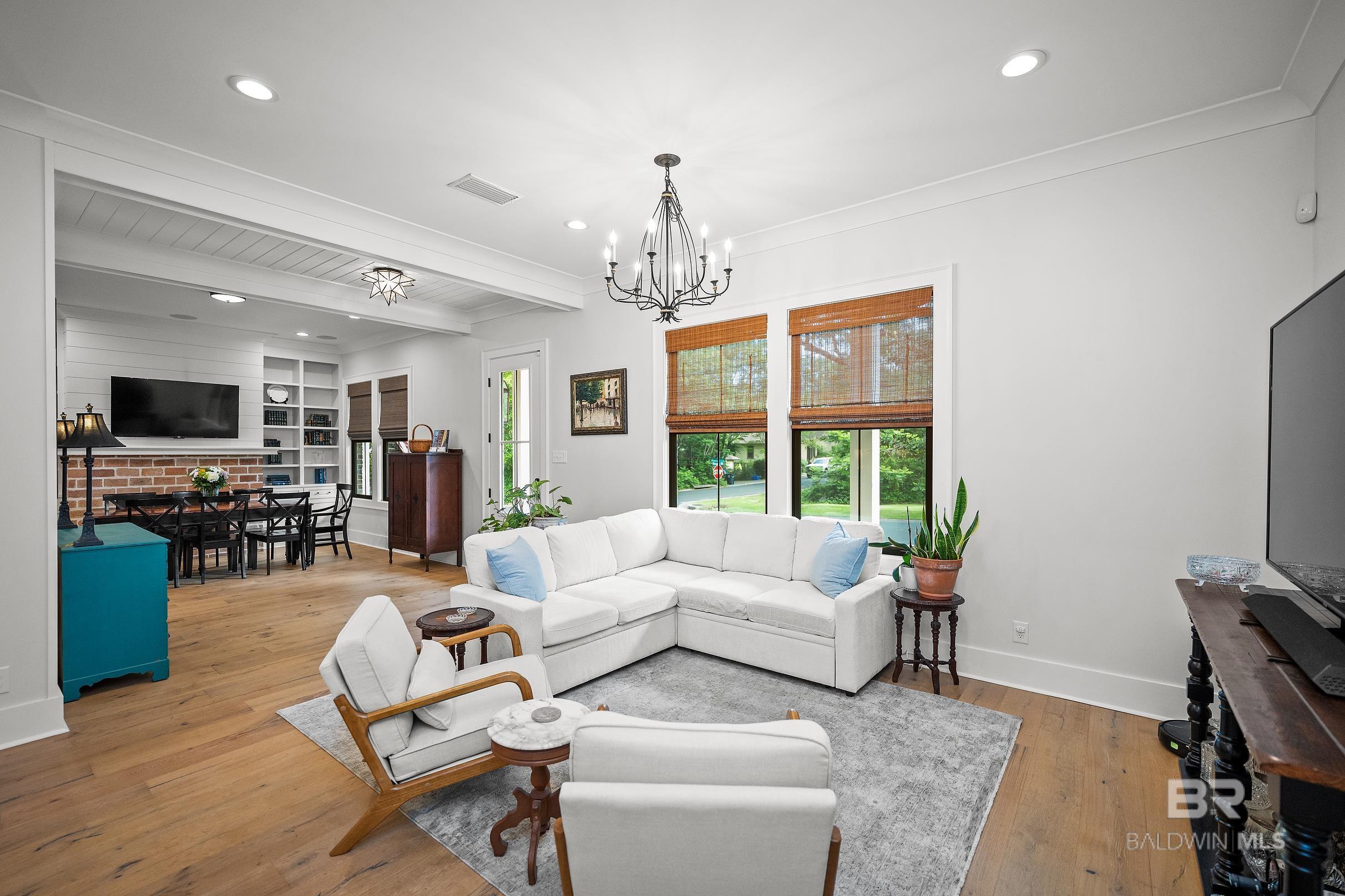 152 Pinecrest Lane