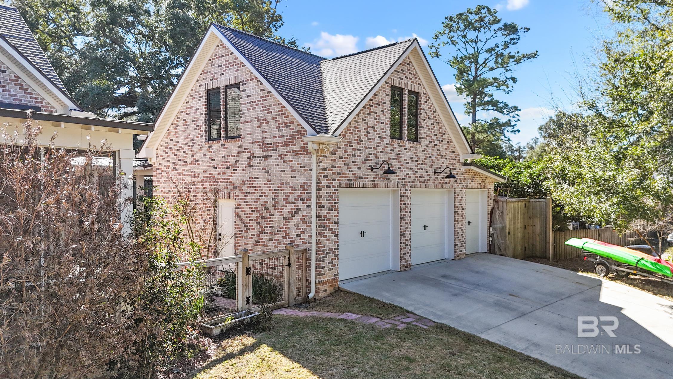 152 Pinecrest Lane