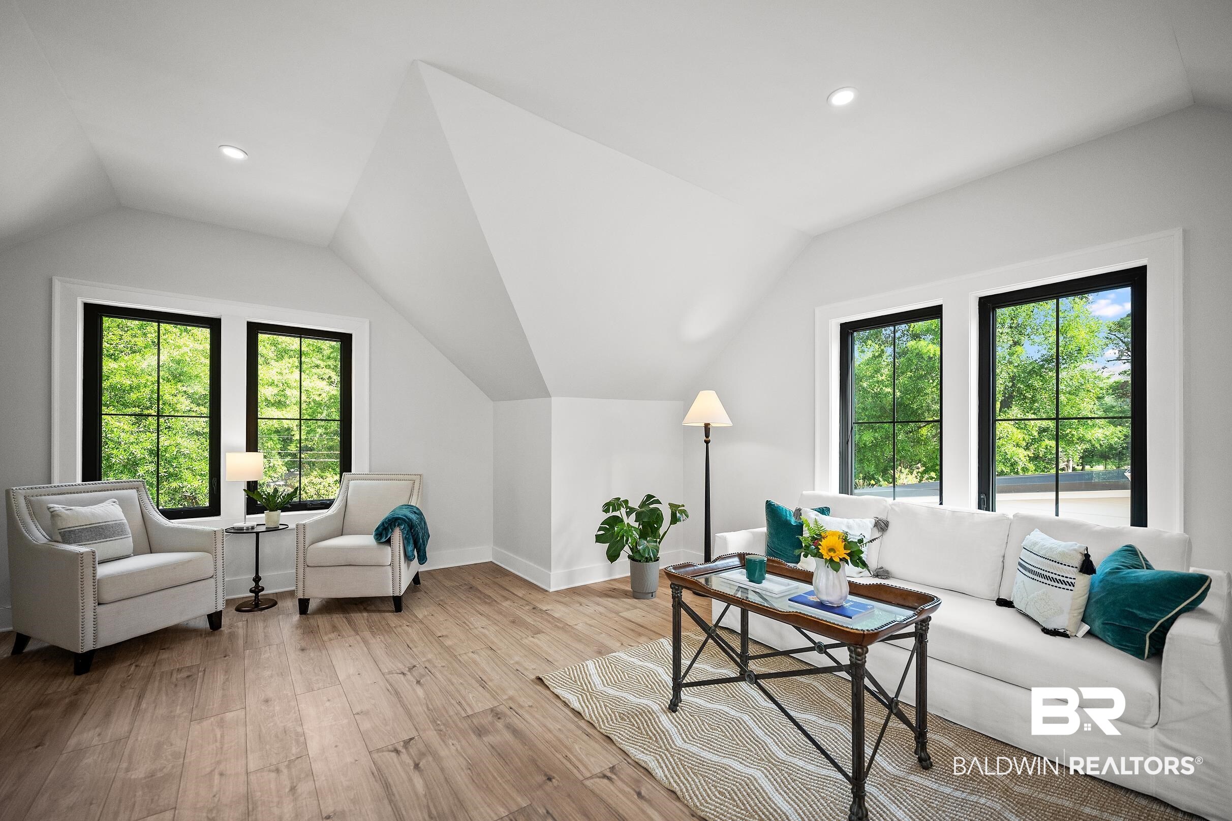 152 Pinecrest Lane