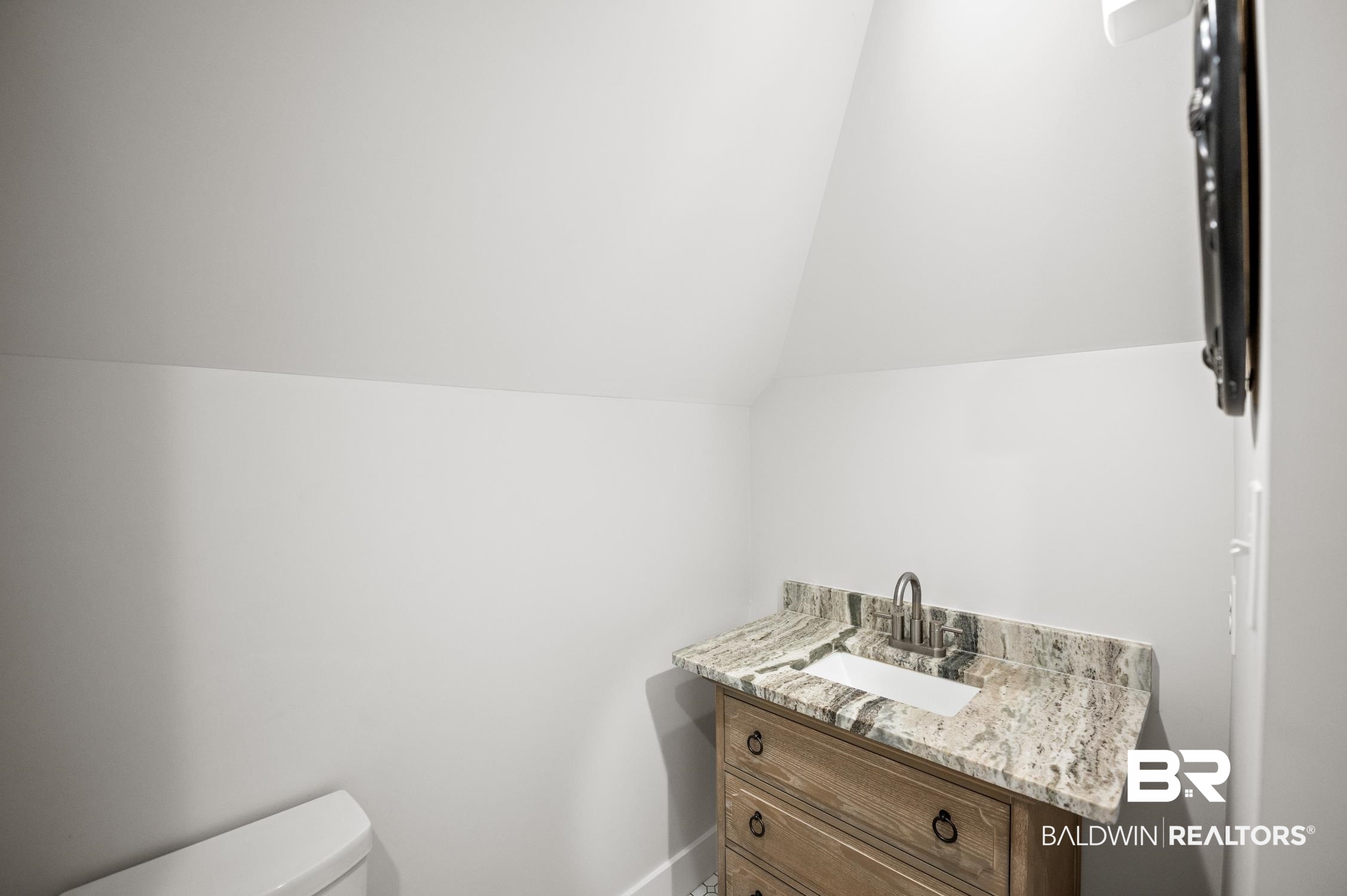 152 Pinecrest Lane