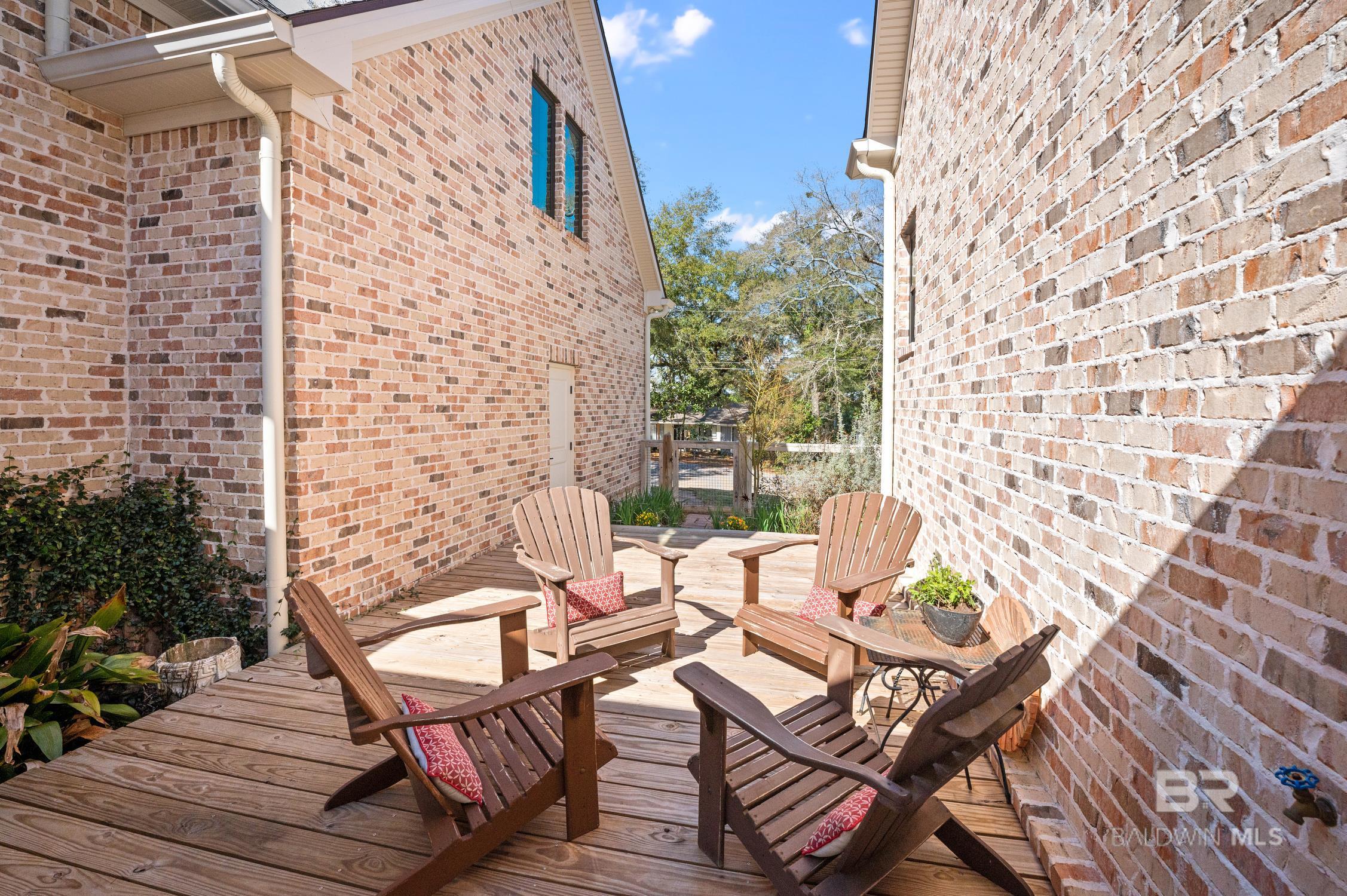 152 Pinecrest Lane
