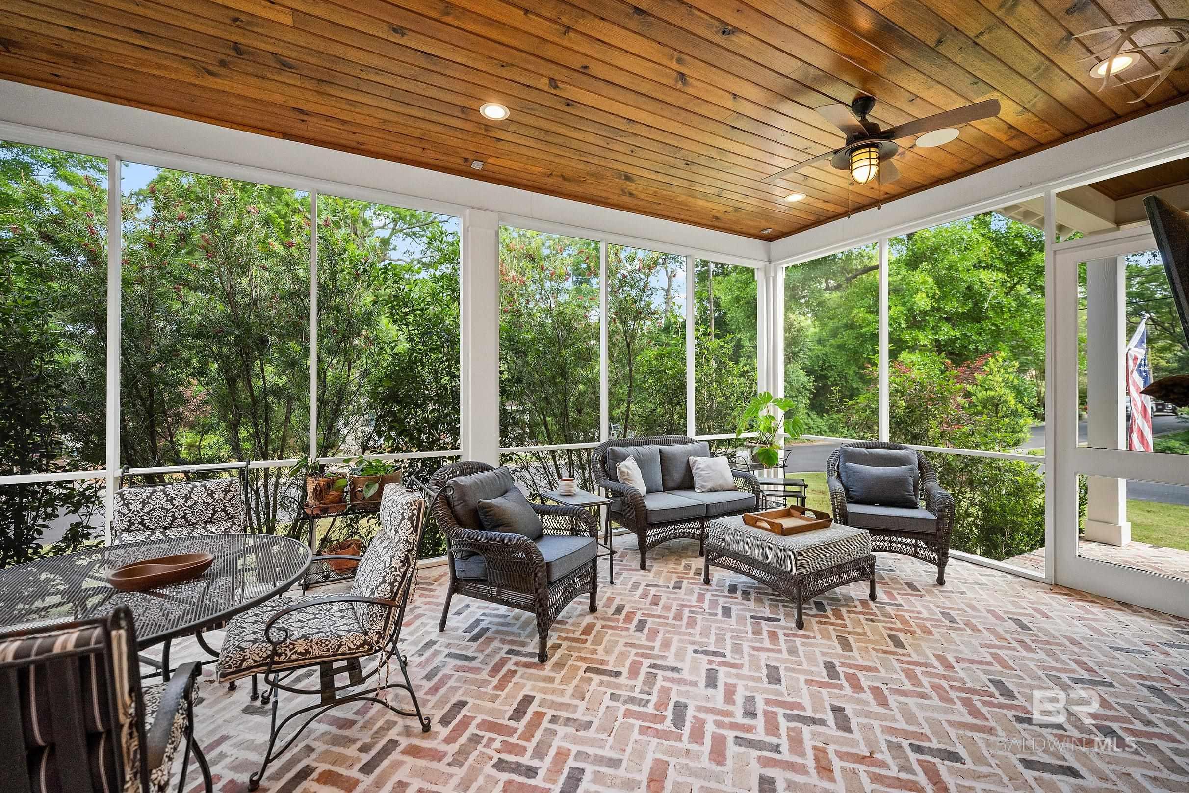 152 Pinecrest Lane