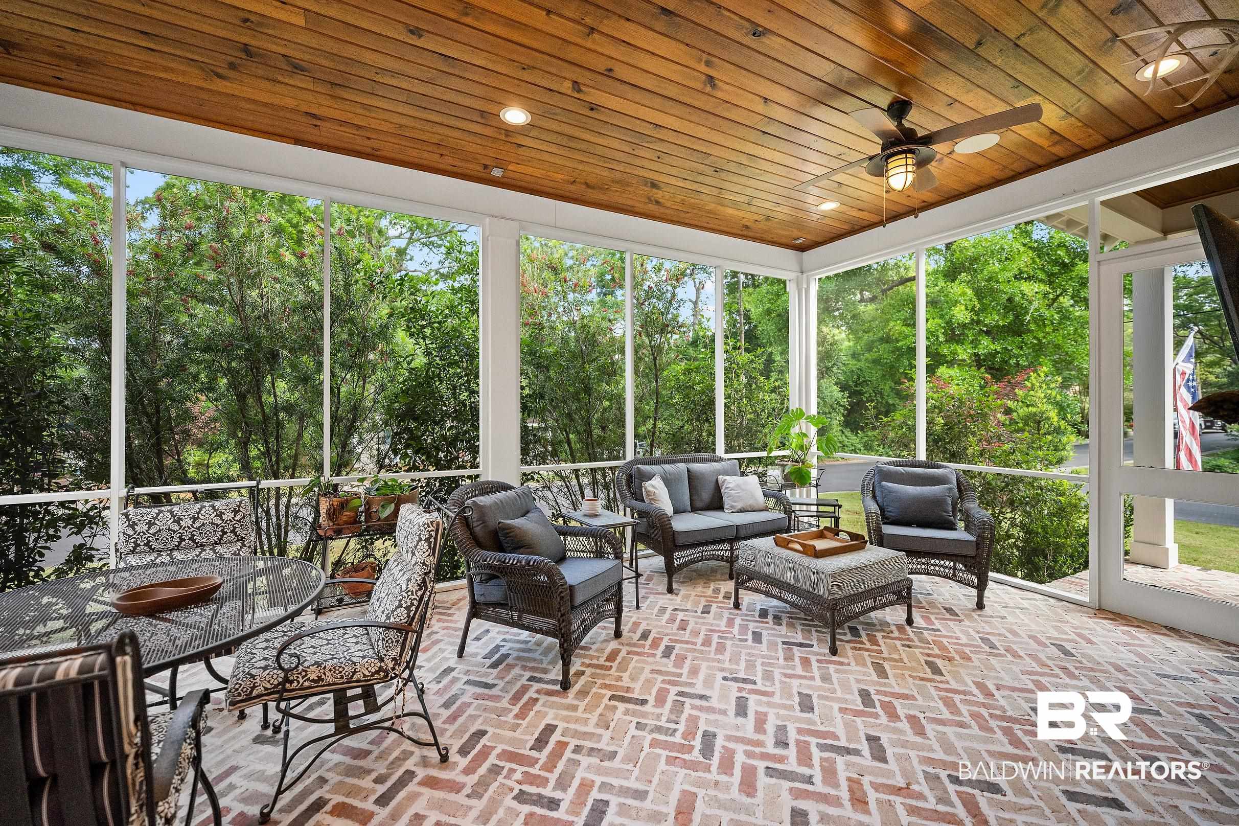 152 Pinecrest Lane
