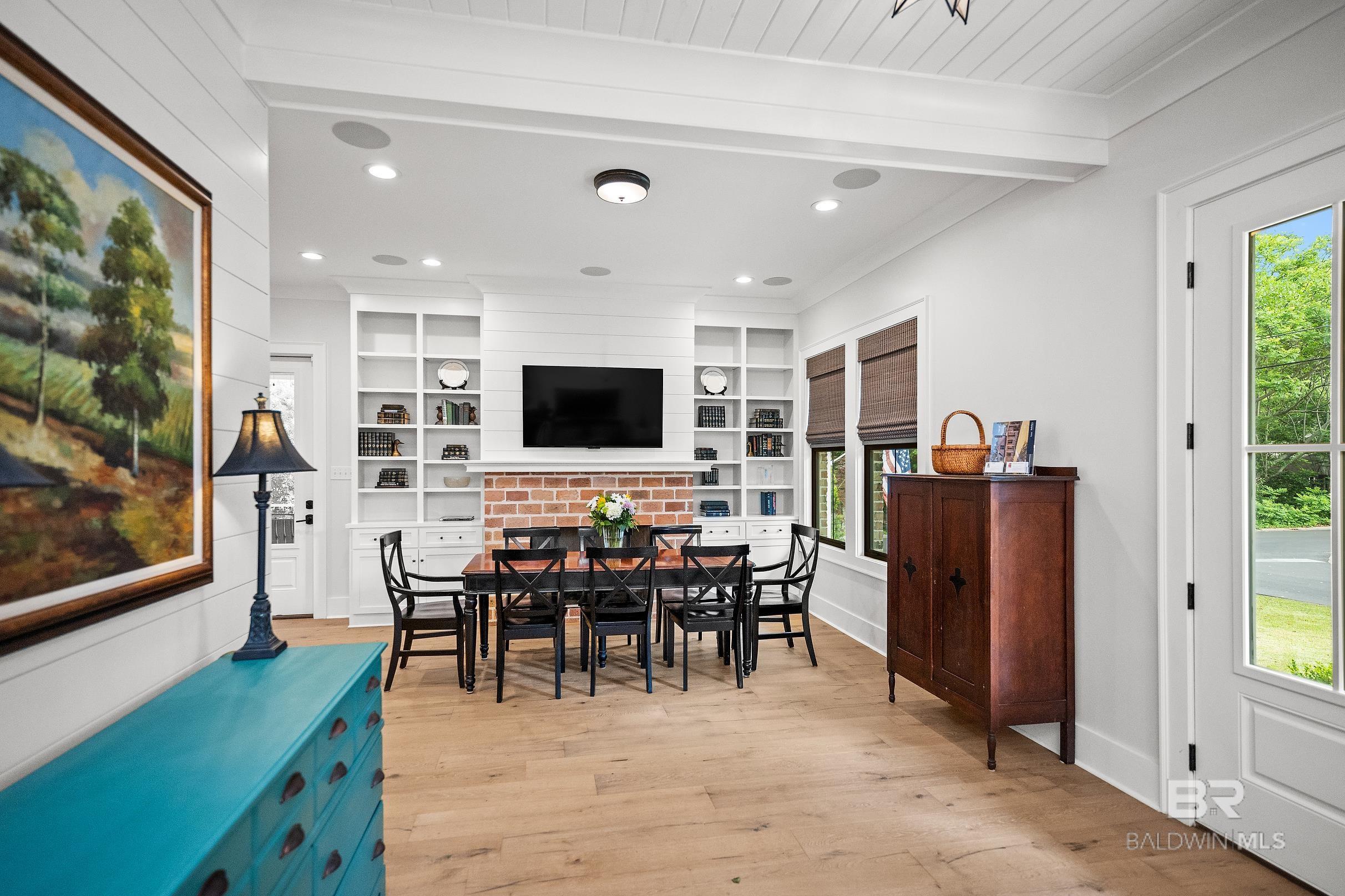 152 Pinecrest Lane