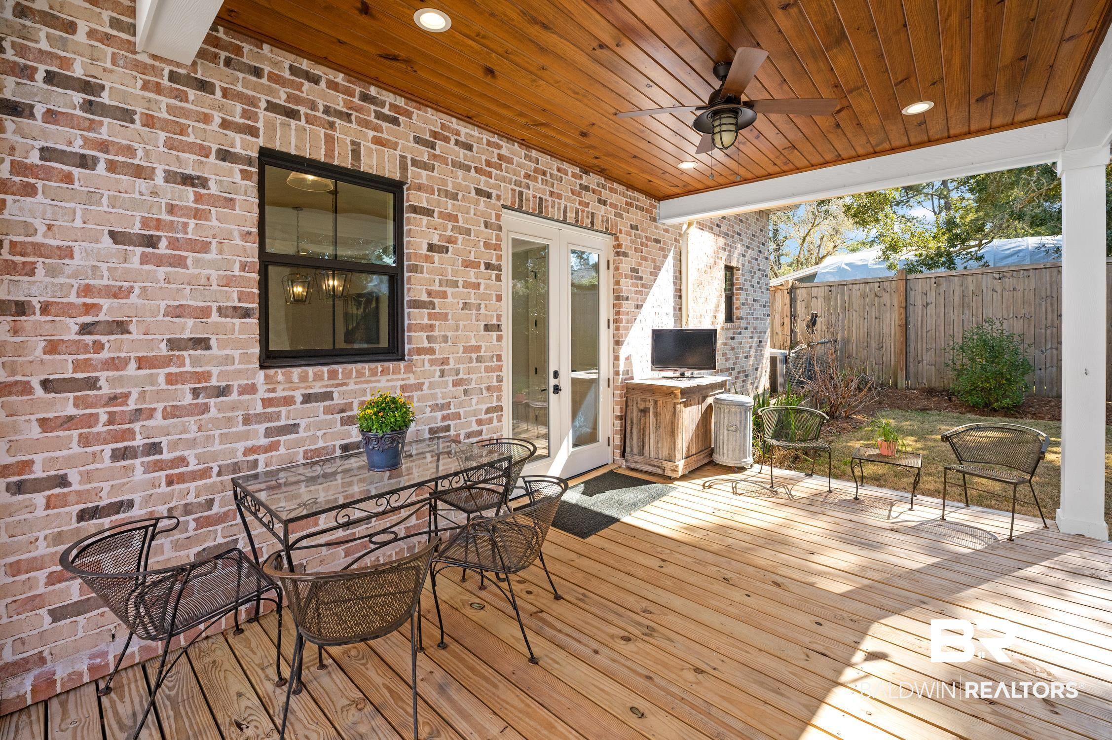 152 Pinecrest Lane