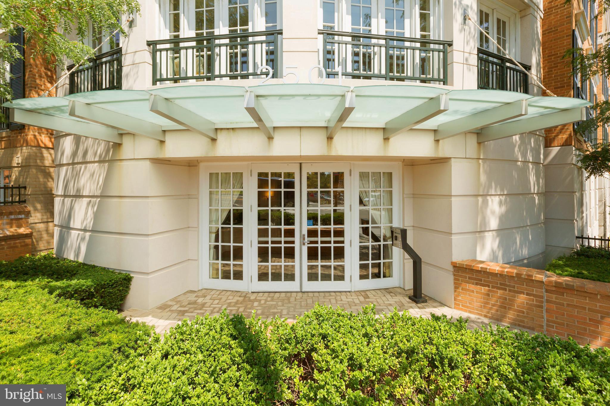 2501 Wisconsin Ave NW #10