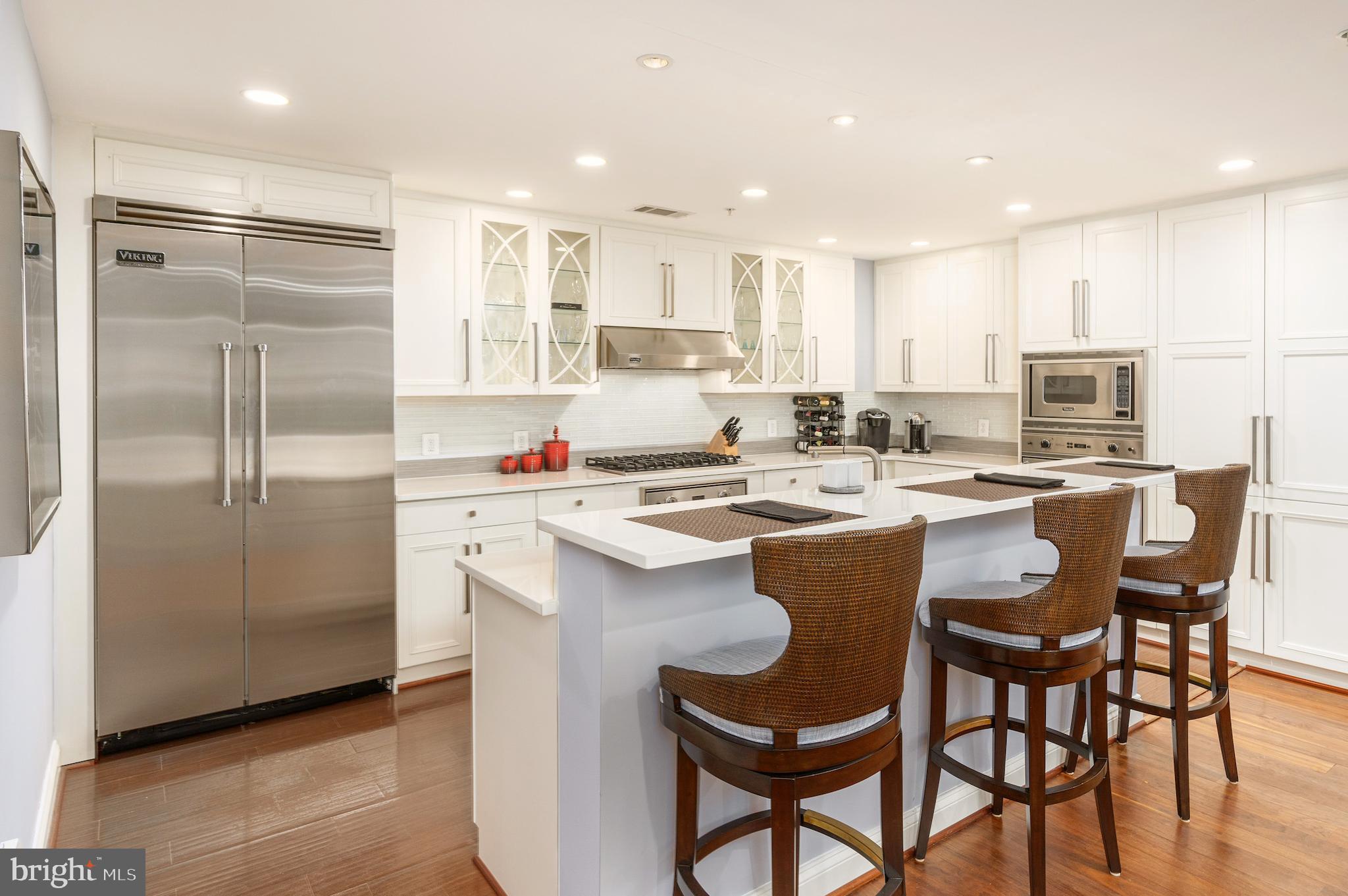 2501 Wisconsin Ave NW #10