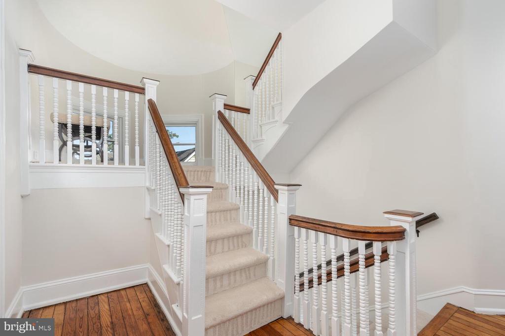 3034 Newark St NW