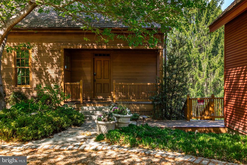 6400 GEORGETOWN PIKE