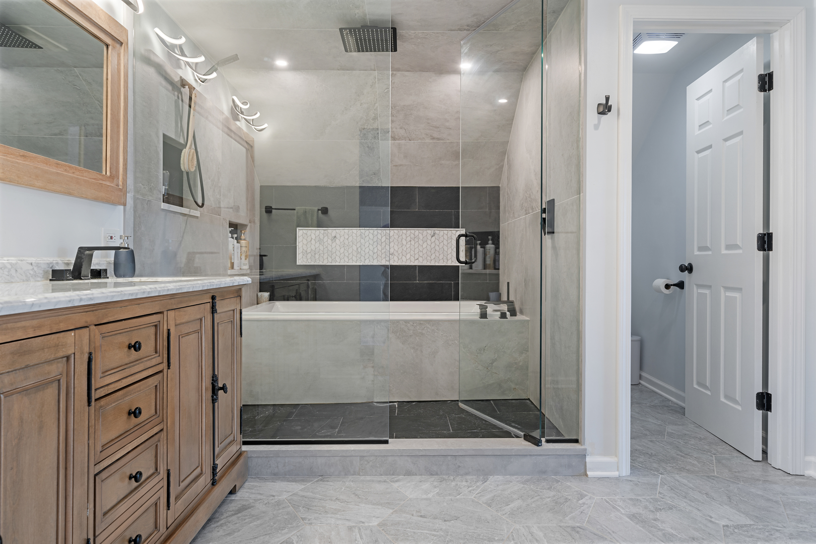 3251 N Racine Avenue Unit: 3