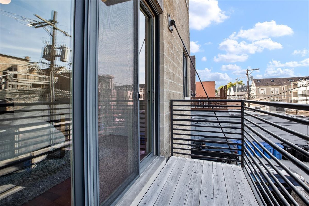 3434 N SOUTHPORT Avenue Unit: 2