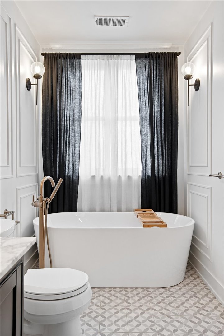 3434 N SOUTHPORT Avenue Unit: 2