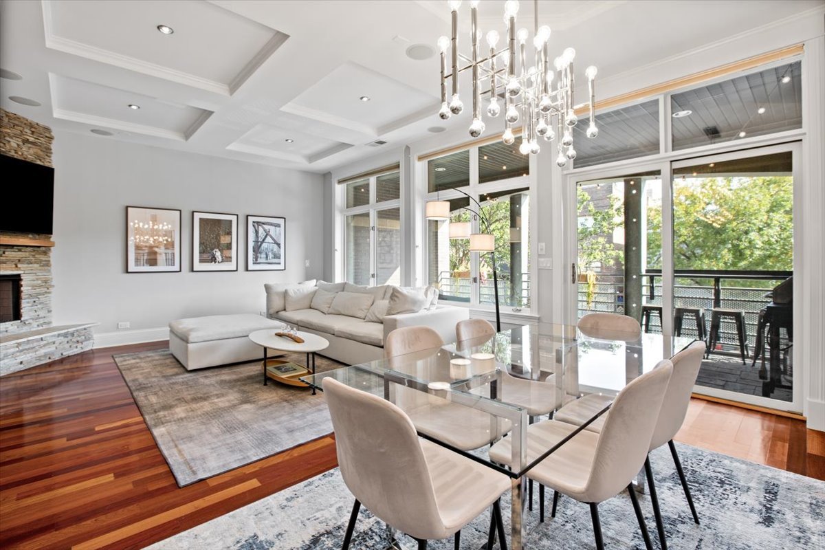 3434 N SOUTHPORT Avenue Unit: 2