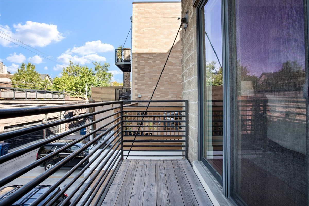 3434 N SOUTHPORT Avenue Unit: 2