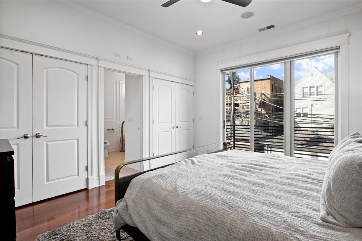 3434 N SOUTHPORT Avenue Unit: 2