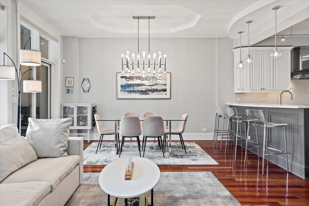 3434 N SOUTHPORT Avenue Unit: 2