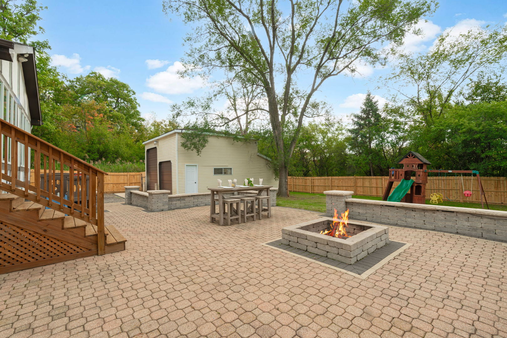 17W201 Red Oak Avenue